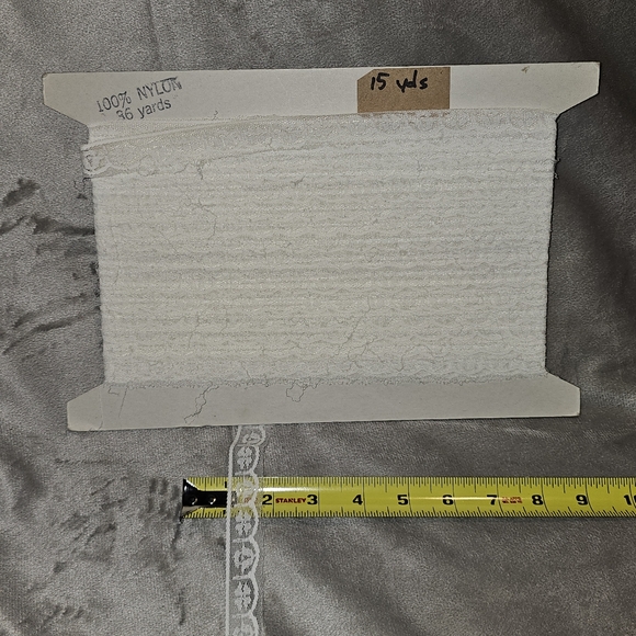 95+ Yards Vintage Lace & Trim - Picture 16 of 16